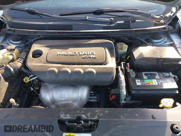 2015 Chrysler 200 Limited with VIN 1C3CCCAB9FN652573, listed as a IAAI auction lot 42073153 with 186,116 mi miles. Bid and sale history available at carsss.com. Image 10.