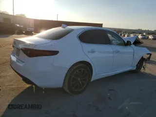 2018 Alfa Romeo Giulia z VIN ZARFAEBN6J7597943, wystawiony jako Copart lot #88288745 z przebiegiem 105 551 mil mil oraz Szkoda całkowita • Salvage title. Historia ofert i sprzedaży dostępna na DreamBid. Obrazek 3.