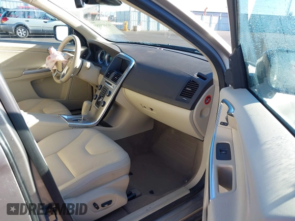 2012 Volvo XC60 3.0L с VIN YV4902DZ1C2293876, выставлен на аукционе IAAI как лот 41415355 с пробегом 48 620 миль миль и . История ставок и продаж доступна на DreamBid. Изображение 5.