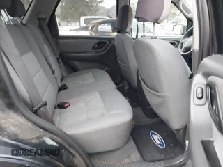 2007 Ford Escape XLT with VIN 1FMCU03Z87KA66723, listed as a IAAI auction lot 42071912 with 170,602 mi miles. Bid and sale history available at carsss.com. Image 8.