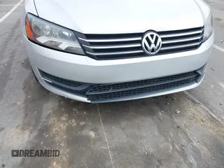 2013 Volkswagen Passat SE z VIN 1VWBP7A30DC115737, wystawiony jako IAAI lot #41626235 z przebiegiem 257 880 mil mil oraz . Historia ofert i sprzedaży dostępna na DreamBid. Obrazek 6.