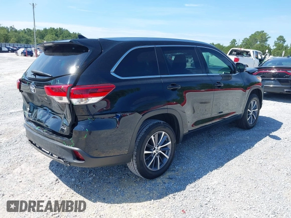 2018 Toyota Highlander SE with VIN 5TDKZRFH3JS549805, listed as a IAAI auction lot 42603465 with 85,547 mi miles and . Bid and sale history available at DreamBid. Image 4.