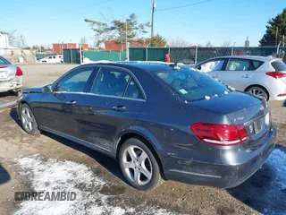 2016 Mercedes-Benz E 350 Luxury z VIN WDDHF8JB0GB284170, wystawiony jako IAAI lot #41269736 z przebiegiem 64 067 mil mil oraz . Historia ofert i sprzedaży dostępna na DreamBid. Obrazek 3.