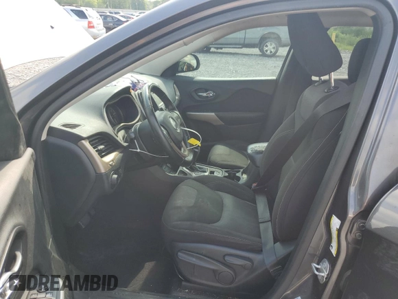 2017 Jeep Cherokee Sport z VIN 1C4PJLABXHW668362, wystawiony jako Copart lot #56319185 z przebiegiem 132 097 mil mil oraz Szkoda całkowita • Salvage title. Historia ofert i sprzedaży dostępna na DreamBid. Obrazek 7.