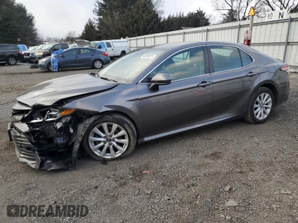 2020 Toyota Camry LE with VIN 4T1C11AK1LU903850, listed as a Copart auction lot 45966875 with 27,189 mi miles and Salvage Title. Bid and sale history available at carsss.com. Image 1.