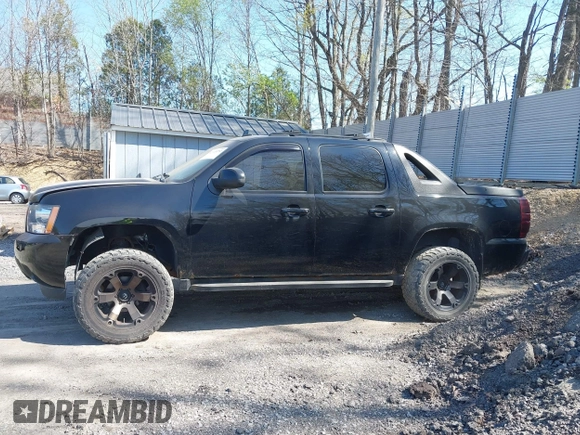 2011 Chevrolet Avalanche LS with VIN 3GNTKEE38BG141508, listed as a IAAI auction lot 42103252 with 107,997 mi miles and . Bid and sale history available at DreamBid. Image 15.