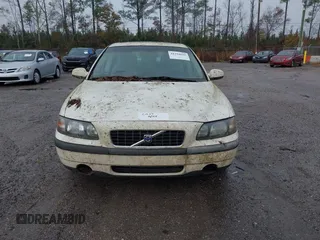 2002 Volvo S60 with VIN YV1RS58D322119152, listed as a IAAI auction lot 41104616 with 132,133 mi miles. Bid and sale history available at carsss.com. Image 6.