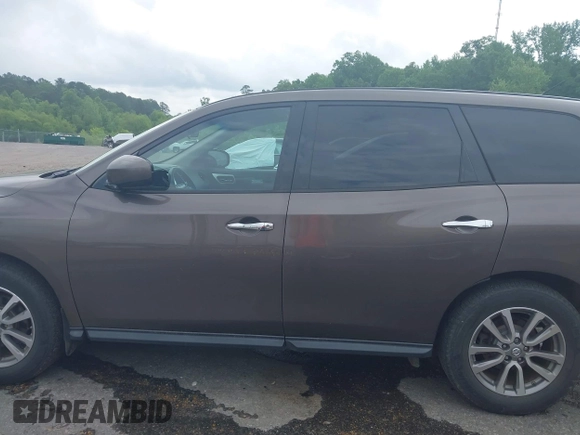 2015 Nissan Pathfinder S with VIN 5N1AR2MN0FC622662, listed as a IAAI auction lot 42116398 with 172,935 mi miles. Bid and sale history available at carsss.com. Image 14.