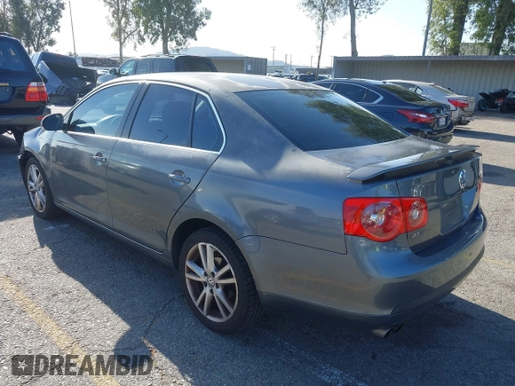 2005 Volkswagen Jetta 2.5L с VIN 3VWRG71K75M639246, выставлен на аукционе IAAI как лот 41937562 с пробегом 139 321 миль миль и . История ставок и продаж доступна на DreamBid. Изображение 3.