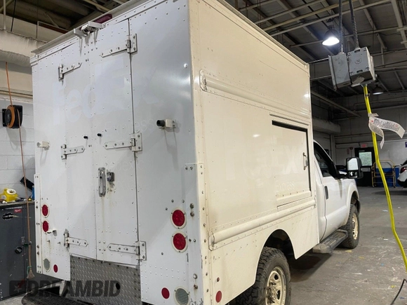 2015 Ford F-250 XL z VIN 1FDBF2B69FED21577, wystawiony jako IAAI lot #42501116 z przebiegiem 478 051 mil mil oraz . Historia ofert i sprzedaży dostępna na DreamBid. Obrazek 14.
