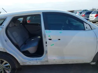 2018 Hyundai Tucson SE with VIN KM8J23A40JU669361, listed as a IAAI auction lot 41633583 with 97,884 mi miles. Bid and sale history available at carsss.com. Image 14.