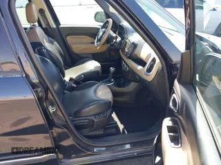 2014 FIAT 500L Lounge z VIN ZFBCFACH7EZ005656, wystawiony jako IAAI lot #42264765 z przebiegiem 88 021 mil mil oraz . Historia ofert i sprzedaży dostępna na DreamBid. Obrazek 5.