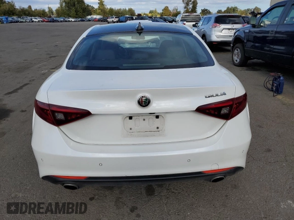 2017 Alfa Romeo Giulia Ti z VIN ZARFAECN2H7543175, wystawiony jako Copart lot #75932224 z przebiegiem 77 579 mil mil oraz Szkody całkowita. Historia ofert i sprzedaży dostępna na DreamBid. Obrazek 6.