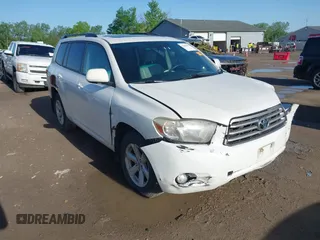 2010 Toyota Highlander SE z VIN 5TDJK3EH9AS027128, wystawiony jako IAAI lot #42261063 z przebiegiem 233 070 mil mil oraz . Historia ofert i sprzedaży dostępna na DreamBid. Obrazek 1.