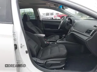 2017 Hyundai Elantra SE z VIN 5NPD84LF8HH162085, wystawiony jako IAAI lot #42153313 z przebiegiem 105 980 mil mil oraz . Historia ofert i sprzedaży dostępna na DreamBid. Obrazek 5.