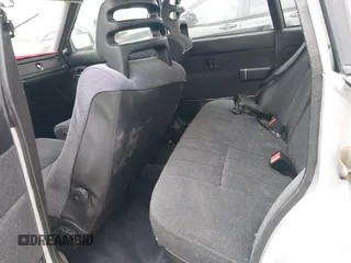 1990 Volvo 240 с VIN YV1AA8841L1418504, выставлен на аукционе IAAI как лот 42110540 с пробегом 216 447 миль миль и . История ставок и продаж доступна на DreamBid. Изображение 8.