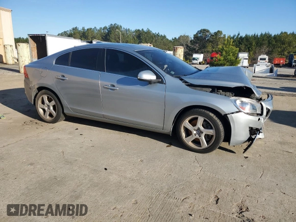 2013 Volvo S60 T5 with VIN YV1612FH8D2185774, listed as a Copart auction lot 46322195 with 60,560 mi miles and Salvage Title. Bid and sale history available at carsss.com. Image 4.
