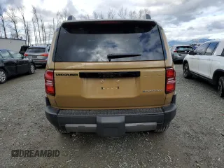 2024 Toyota Land Cruiser z VIN JTEABFAJ8RK010961, wystawiony jako Copart lot #45733885 z przebiegiem 3 013 mil mil oraz Szkoda całkowita • Salvage title. Historia ofert i sprzedaży dostępna na DreamBid. Obrazek 6.