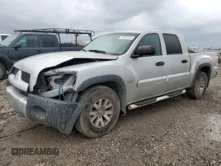 2006 Mitsubishi Raider Duro Cross with VIN 1Z7HC38N76S560403, listed as a Copart auction lot 42801925 with 197,423 mi miles and Salvage Title. Bid and sale history available at carsss.com. Image 1.