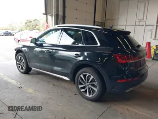 2021 Audi Q5 Premium with VIN WA1AAAFY4M2055723, listed as a IAAI auction lot 41563115 with 40,564 mi miles. Bid and sale history available at carsss.com. Image 3.