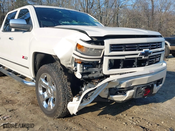 2015 Chevrolet Silverado 1500 LT with VIN 3GCUKREHXFG460818, listed as a IAAI auction lot 41491758 with 211,704 mi miles. Bid and sale history available at carsss.com. Image 6.