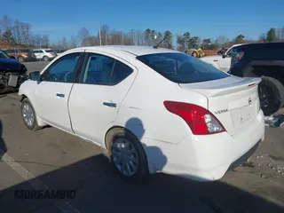 2017 Nissan Versa S Plus z VIN 3N1CN7AP6HL898849, wystawiony jako IAAI lot #41501925 z przebiegiem 132 440 mil mil oraz . Historia ofert i sprzedaży dostępna na DreamBid. Obrazek 3.