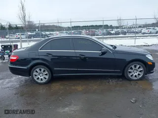 2013 Mercedes-Benz E-Class E 350 Luxury with VIN WDDHF5KB8DA729687, listed as a IAAI auction lot 41576021 with 133,062 mi miles. Bid and sale history available at carsss.com. Image 13.