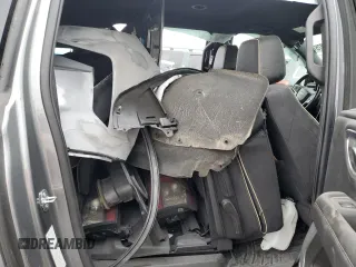 2022 Chevrolet Suburban Premier z VIN 1GNSKFKD9NR209544, wystawiony jako Copart lot #53653075 z przebiegiem 66 679 mil mil oraz Szkoda całkowita • Salvage title. Historia ofert i sprzedaży dostępna na DreamBid. Obrazek 10.