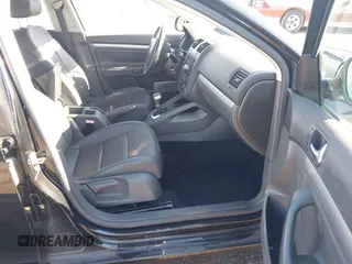 2008 Volkswagen Jetta SE with VIN 3VWRZ71KX8M082752, listed as a IAAI auction lot 42529588 with 167,568 mi miles and . Bid and sale history available at DreamBid. Image 5.