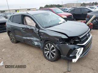 2022 Volkswagen Taos SE z VIN 3VVSX7B21NM021957, wystawiony jako IAAI lot #41630024 z przebiegiem 44 113 mil mil oraz . Historia ofert i sprzedaży dostępna na DreamBid. Obrazek 1.