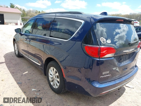 2017 Chrysler Pacifica Touring L with VIN 2C4RC1BG7HR514864, listed as a IAAI auction lot 42187845 with 86,774 mi miles and . Bid and sale history available at DreamBid. Image 3.