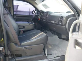 2013 Chevrolet Silverado 1500 LT with VIN 3GCPKSE78DG104750, listed as a IAAI auction lot 41815590 with 188,800 mi miles. Bid and sale history available at carsss.com. Image 5.