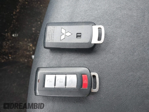 2020 Mitsubishi Outlander ES z VIN JA4AZ3A34LZ021352, wystawiony jako IAAI lot #41853465 z przebiegiem 92 412 mil mil oraz . Historia ofert i sprzedaży dostępna na DreamBid. Obrazek 11.