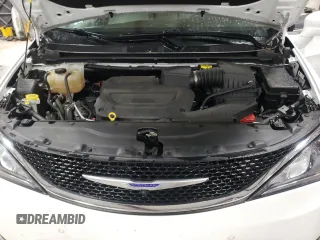 2020 Chrysler Pacifica Touring L with VIN 2C4RC1BGXLR128514, listed as a Copart auction lot 57333635 with 71,109 mi miles and Salvage title. Bid and sale history available at DreamBid. Image 12.