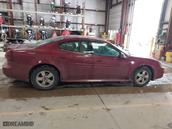 2005 Pontiac Grand Prix with VIN 2G2WP522X51281175, listed as a IAAI auction lot 41615203 with 181,072 mi miles. Bid and sale history available at carsss.com. Image 14.