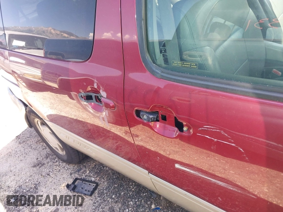 1998 Toyota Sienna LE with VIN 4T3ZF13C2WU049089, listed as a IAAI auction lot 41887109 with 323,601 mi miles and . Bid and sale history available at DreamBid. Image 6.