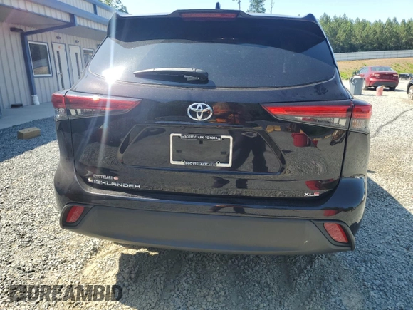 2021 Toyota Highlander XLE with VIN 5TDGZRAH4MS080595, listed as a Copart auction lot 61874615 with 56,315 mi miles and Salvage title. Bid and sale history available at DreamBid. Image 6.