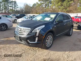 2019 Cadillac XT5 Luxury FWD z VIN 1GYKNCRSXKZ102866, wystawiony jako IAAI lot #41335840 z przebiegiem 59 563 mil mil oraz . Historia ofert i sprzedaży dostępna na DreamBid. Obrazek 17.