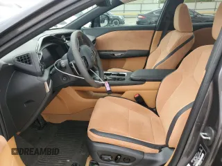 2023 Lexus RZ 450e Premium z VIN JTJAAAAB2PA010568, wystawiony jako Copart lot #53693974 z przebiegiem 12 046 mil mil oraz Szkody całkowita. Historia ofert i sprzedaży dostępna na DreamBid. Obrazek 7.