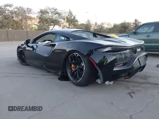2023 McLaren Artura z VIN SBM16AEA4PW001449, wystawiony jako IAAI lot #41347791 z przebiegiem 4703 mil mil oraz . Historia ofert i sprzedaży dostępna na DreamBid. Obrazek 3.