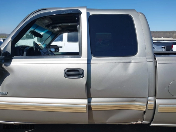 2002 Chevrolet Silverado 1500 LS with VIN 2GCEK19T021393461, listed as a IAAI auction lot 41747836 with 156,704 mi miles. Bid and sale history available at carsss.com. Image 15.