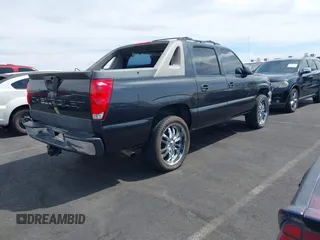 2005 Chevrolet Avalanche LS z VIN 3GNEC12Z25G157070, wystawiony jako IAAI lot #41885755 z przebiegiem 188 979 mil mil oraz . Historia ofert i sprzedaży dostępna na DreamBid. Obrazek 4.