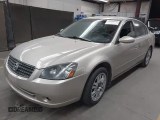 2005 Nissan Altima 3.5 SE with VIN 1N4BL11D35C138408, listed as a IAAI auction lot 41900590 with 148,315 mi miles. Bid and sale history available at carsss.com. Image 2.