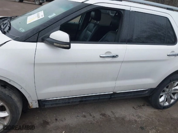 2011 Ford Explorer Limited with VIN 1FMHK8F83BGA95216, listed as a IAAI auction lot 41840498 with 153,409 mi miles. Bid and sale history available at carsss.com. Image 14.
