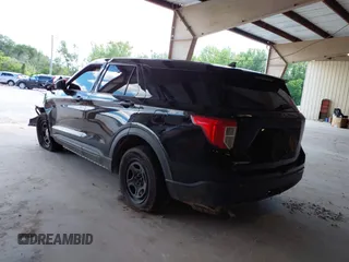 2021 Ford Police Interceptor Utility z VIN 1FM5K8AB8MGB61624, wystawiony jako IAAI lot #42162652 z przebiegiem 100 231 mil mil oraz . Historia ofert i sprzedaży dostępna na DreamBid. Obrazek 3.