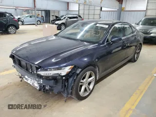 2017 Volvo S90 Momentum with VIN YV1102AK2H1008259, listed as a Copart auction lot 70312414 with 90,625 mi miles and Salvage Title. Bid and sale history available at carsss.com. Image 1.