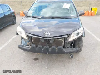 2013 Toyota Sienna XLE AAS with VIN 5TDYK3DC1DS396526, listed as a IAAI auction lot 41734256 with 218,723 mi miles. Bid and sale history available at carsss.com. Image 6.