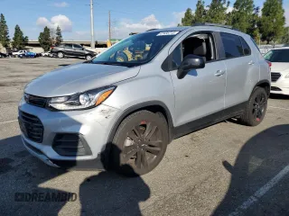 2022 Chevrolet Trax LT z VIN KL7CJLSM4NB551147, wystawiony jako Copart lot #47435715 z przebiegiem 15 005 mil mil oraz Szkoda całkowita • Salvage title. Historia ofert i sprzedaży dostępna na DreamBid. Obrazek 1.