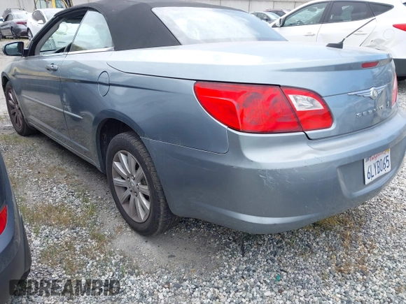 2010 Chrysler Sebring Touring z VIN 1C3BC5ED5AN187589, wystawiony jako IAAI lot #42014513 z przebiegiem 114 044 mil mil oraz . Historia ofert i sprzedaży dostępna na DreamBid. Obrazek 3.