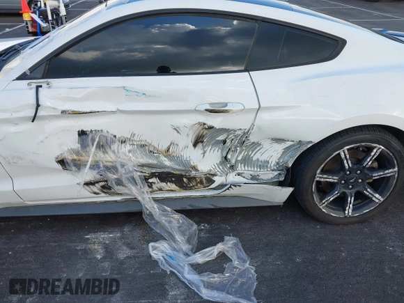 2019 Ford Mustang GT z VIN 1FA6P8CF6K5173649, wystawiony jako IAAI lot #42172829 z przebiegiem 85 346 mil mil oraz . Historia ofert i sprzedaży dostępna na DreamBid. Obrazek 6.